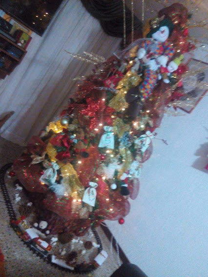 Estefany's family's Christmas tree